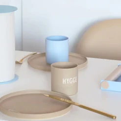 Kaffeetassen|Weihnachten<Design Letters Becher 8 cm Favourite Dänische Worte Hygge beige