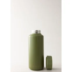Design Letters Thermoflasche 0,5 l Ton-auf-Ton Life is a journey olive