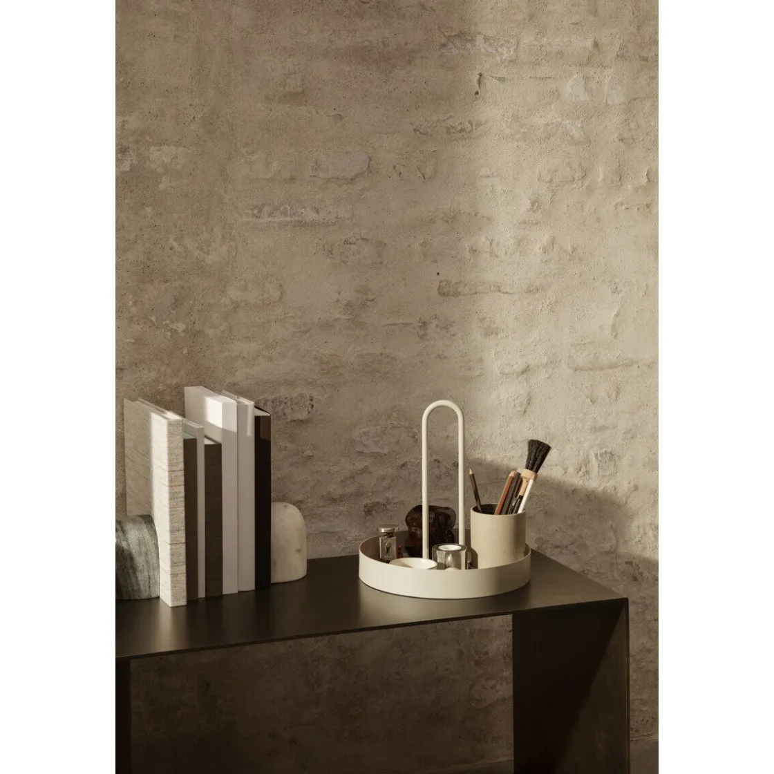 ferm LIVING Tablett 28 cm Grib cashmere