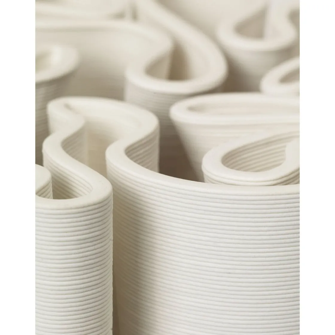 Weihnachten<ferm LIVING Vase Dedali 25 cm offwhite