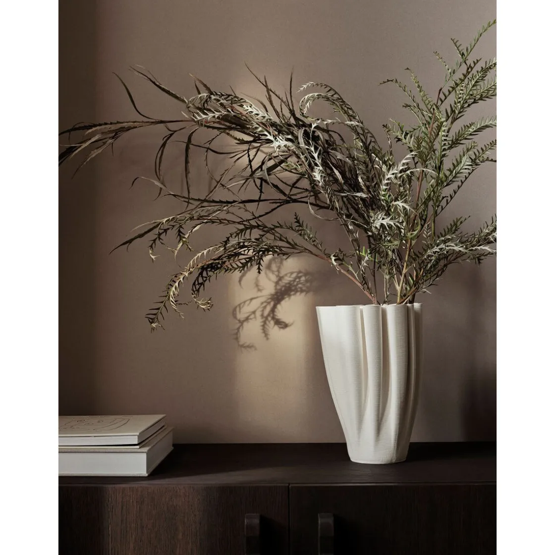 Weihnachten<ferm LIVING Vase Dedali 25 cm offwhite