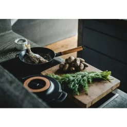 Fiskars Bratpfanne 26 cm Norden schwarz