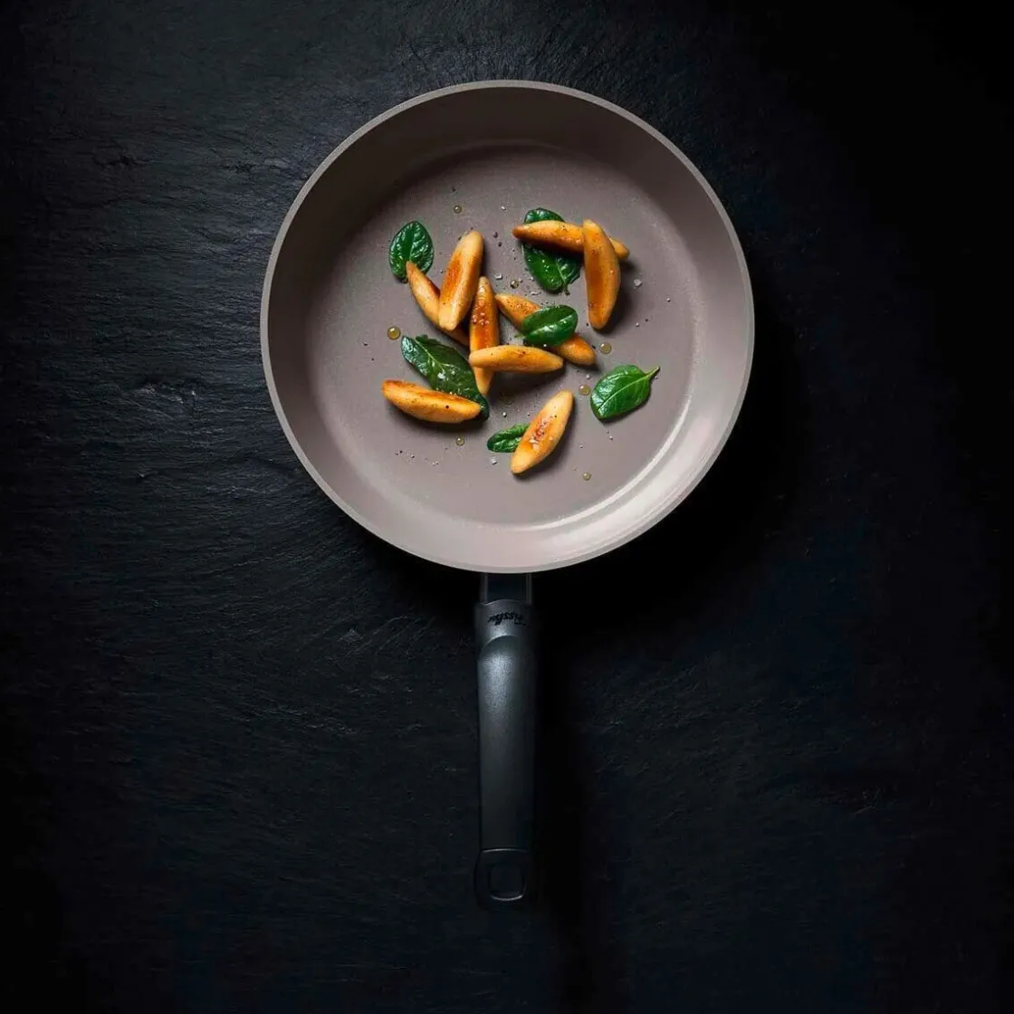 Pfannen|Kochwelt Entdecken<Fissler Pfanne 24 cm Ceratal Comfort grau