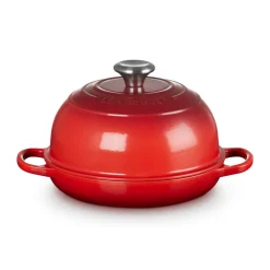 Brotbacken<Le Creuset Brot Bräter 24 cm Signature kirschrot