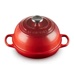 Brotbacken<Le Creuset Brot Bräter 24 cm Signature kirschrot