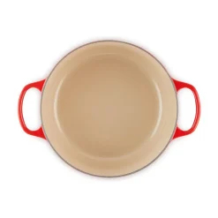 Bräter<Le Creuset Bräter mit Deckel 26 cm Signature kirschrot