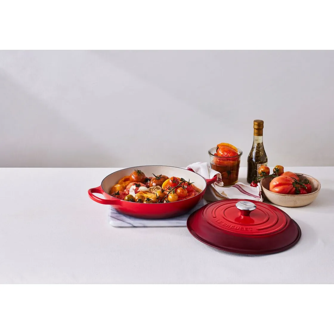 Le Creuset Gourmet Profi-Topf mit Deckel 30 cm Signature Kirschrot