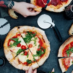 Microplane Pizzaschneider 17 cm Professional schwarz