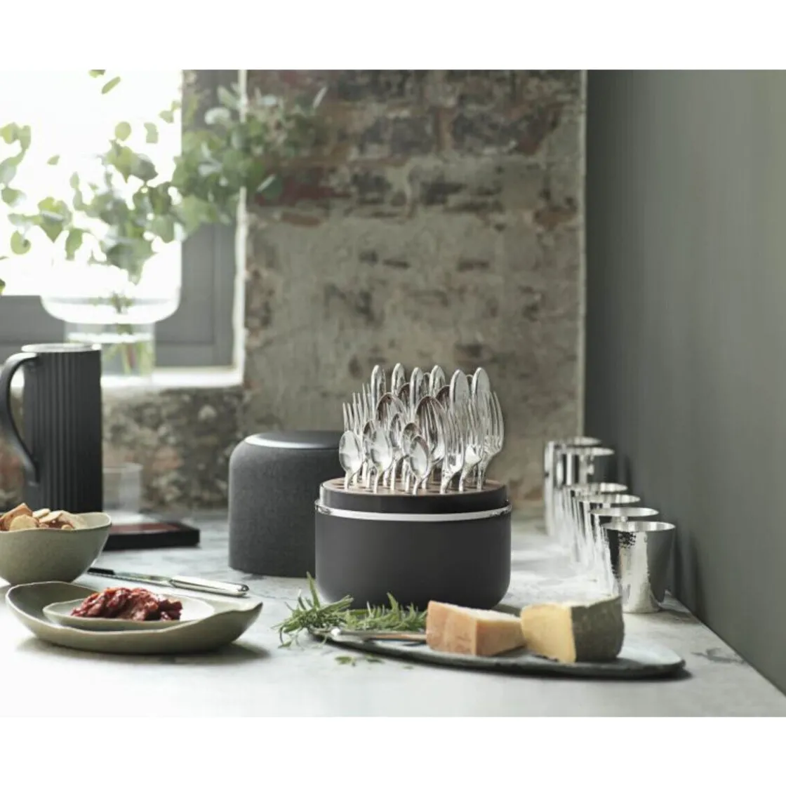 Besteck Set 6 Personen<Robbe & Berking The Box - Martelé 150 g versilbert inkl. 24-tlg Besteckset