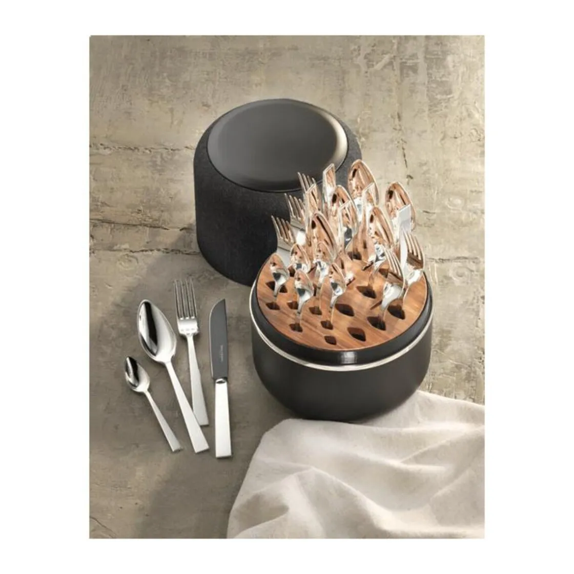 Versilbertes Besteck|Echtsilber Besteck<Robbe & Berking The Box - Riva 150 g versilbert inkl. 24-tlg Besteckset Frozen Black