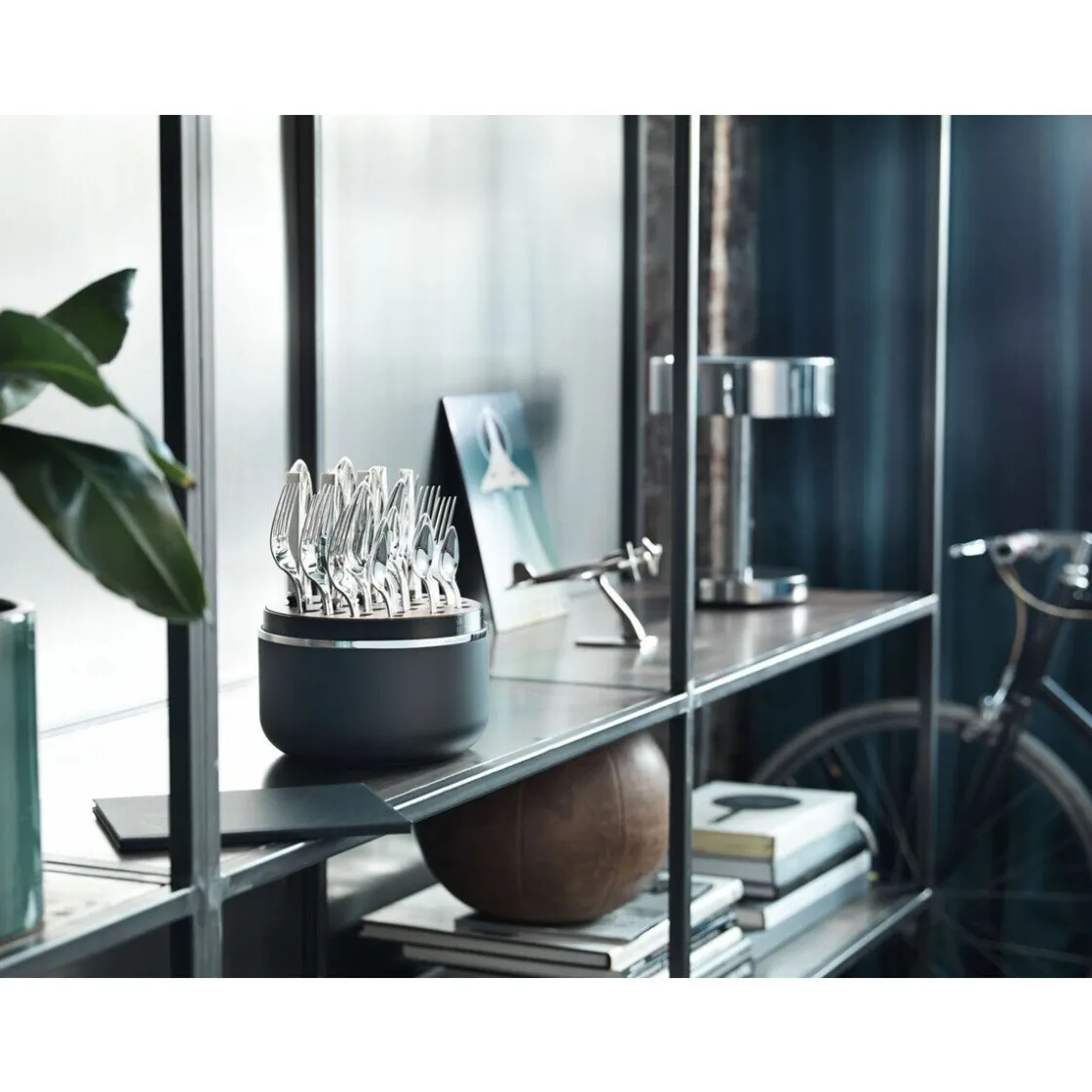 Robbe & Berking The Box - Riva 150 g versilbert inkl. 24-tlg Besteckset