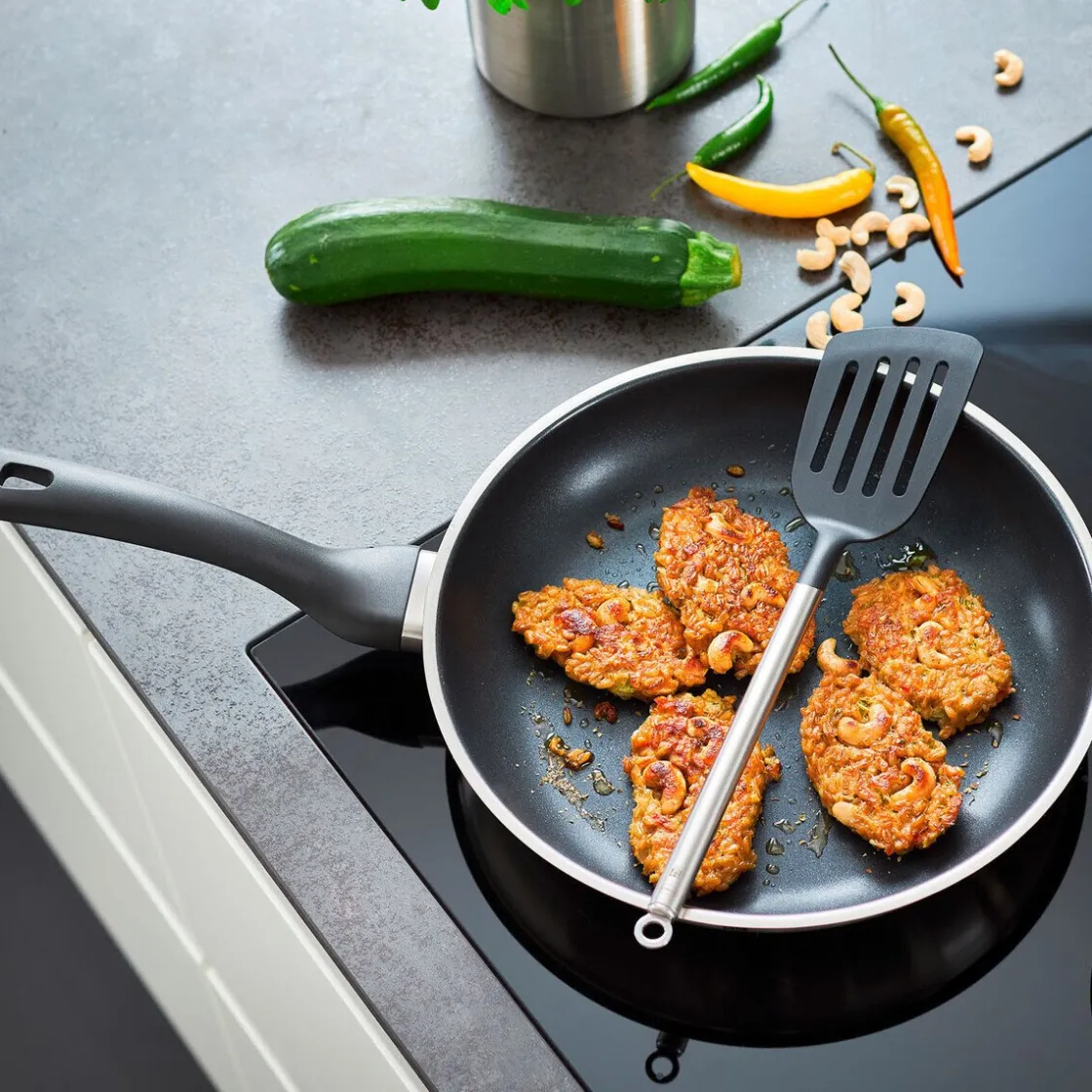 Rösle Pfannenwender 34 cm Basic Line schwarz