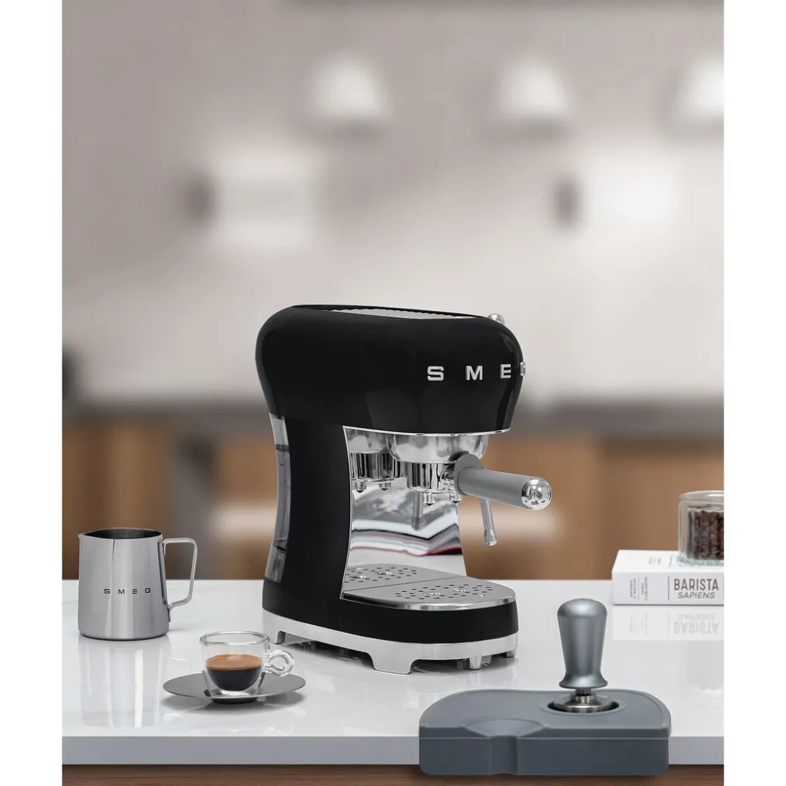 Smeg Espressomaschine ECF02BLEU 50’s Style schwarz