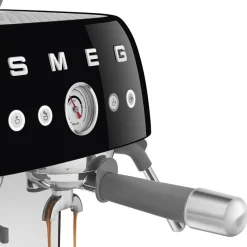 Kaffeemaschinen<Smeg Espressomaschine mit Mahlwerk EGF03 2 Tassen 1650 50’s Style schwarz