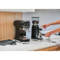 Kaffeemühlen<Smeg Kaffeemühle 150 W schwarz