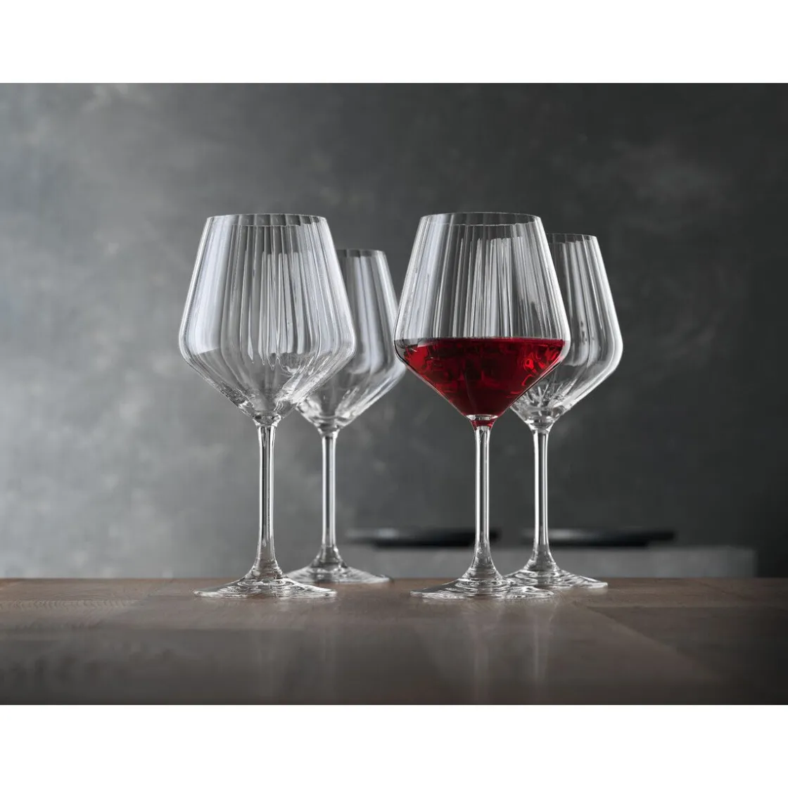 Weingläsersets<Spiegelau Burgunderglas 4er-Set Lifestyle klar
