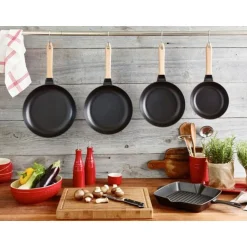 Staub Bratpfanne 24 cm schwarz