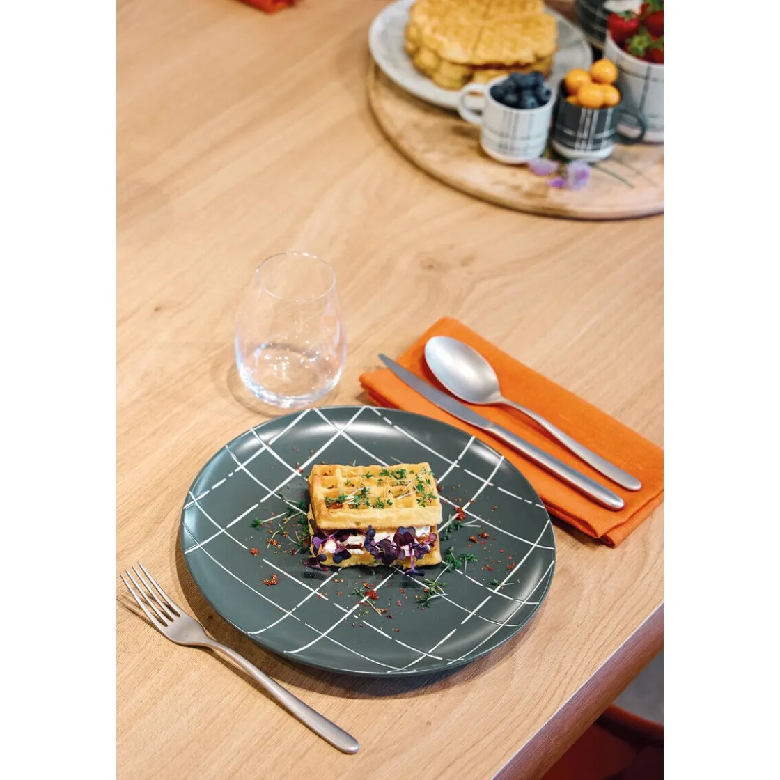 Thomas Teller tief 23 cm Fun Karo dark