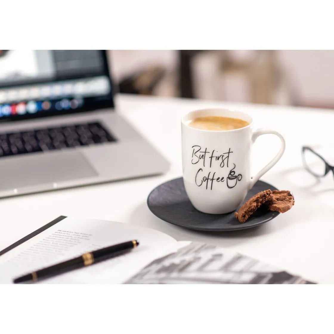 Villeroy & Boch Henkelbecher 0,29 l Statement But first Coffee